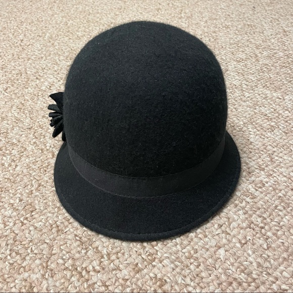 Old Navy Wool Felt Cloche - Picture 3 of 5